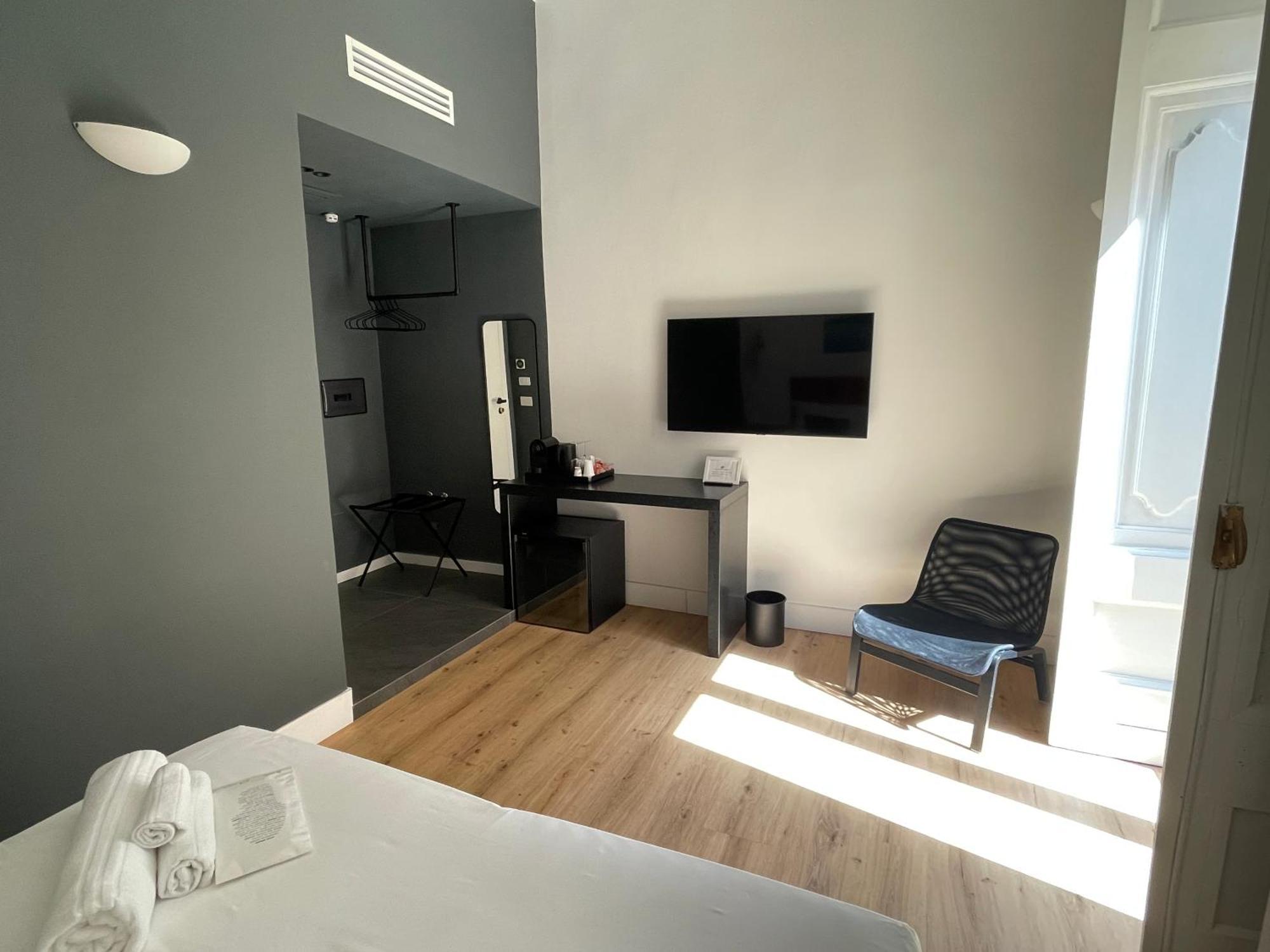 Rolando Domus Bed and Breakfast Napels Buitenkant foto