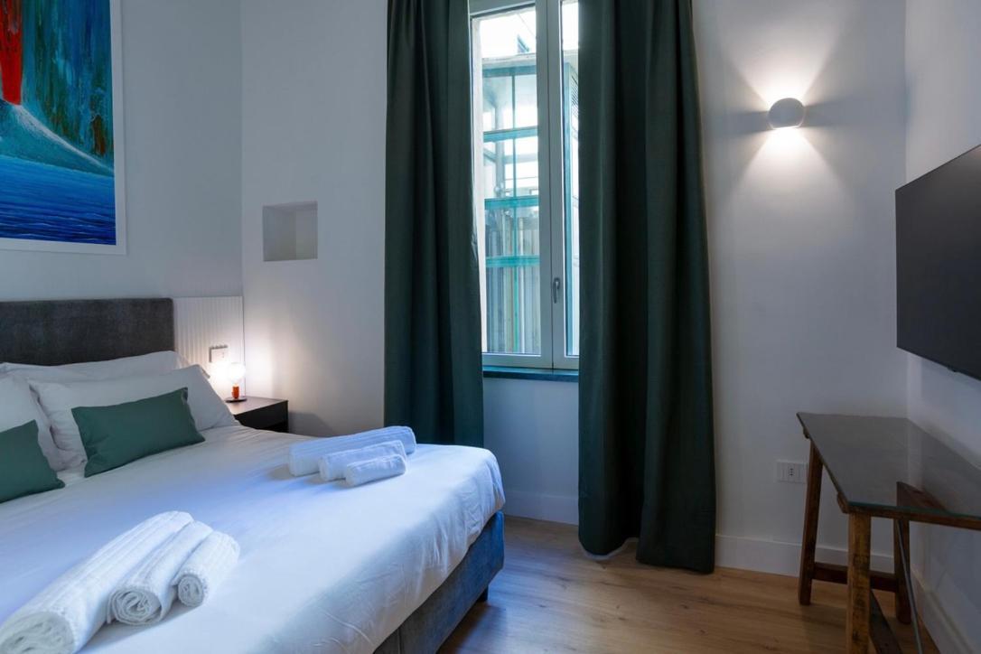 Rolando Domus Bed and Breakfast Napels Buitenkant foto