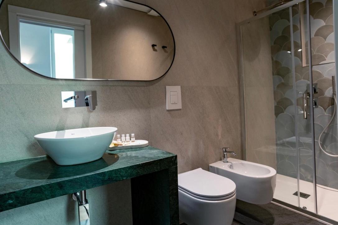 Rolando Domus Bed and Breakfast Napels Buitenkant foto